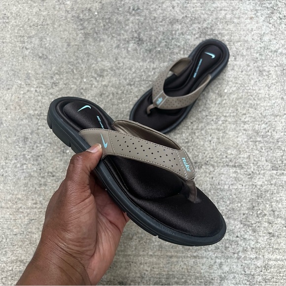 WMNS NIKE COMFORT THONG KHAKI PALE BLUE BLACK WHITE FOOTBEDS FOOT BED - Picture 9 of 15